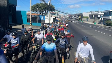 Conmemoran el sétimo aniversario de cuatro ciclistas que murieron atropellados con una caravana