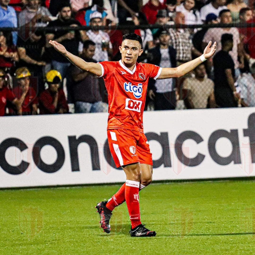Así celebró Bancy Hernández el gol que consiguió en el partido entre Real Estelí y Saprissa, en el Estadio Independencia en Nicaragua.