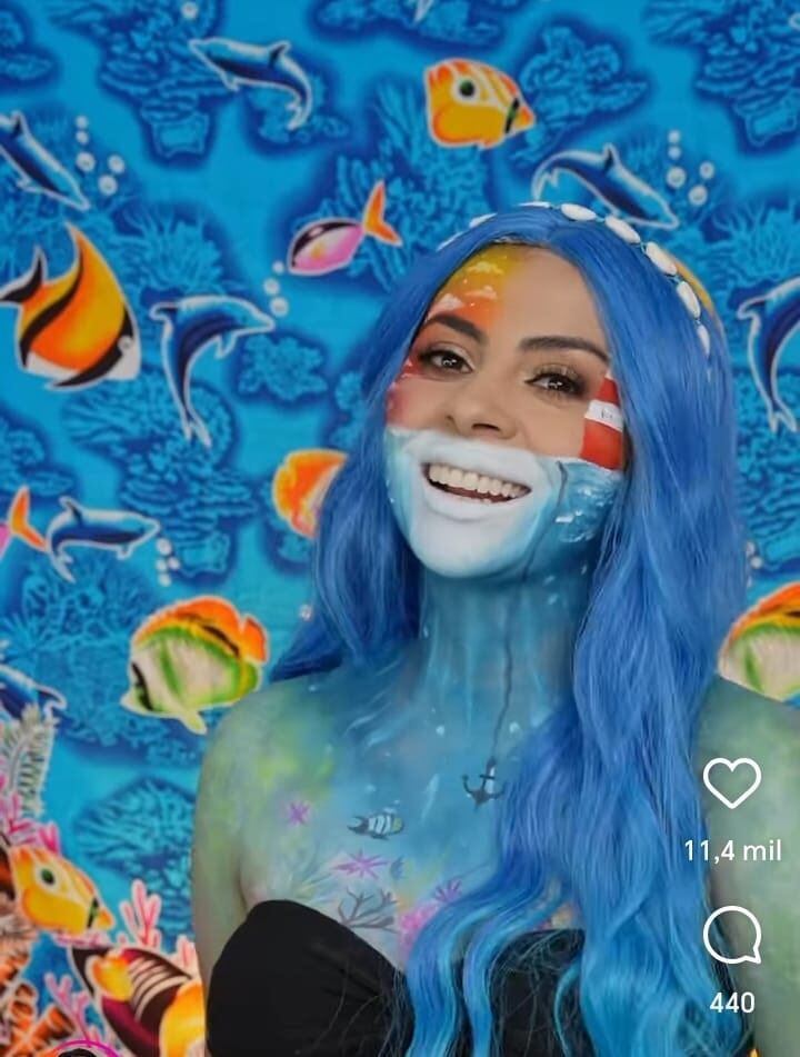 Una maquillista profesional duró más de una semana produciendo el video más viral del mes de la patria, ella se llama Reina López Arroyo.