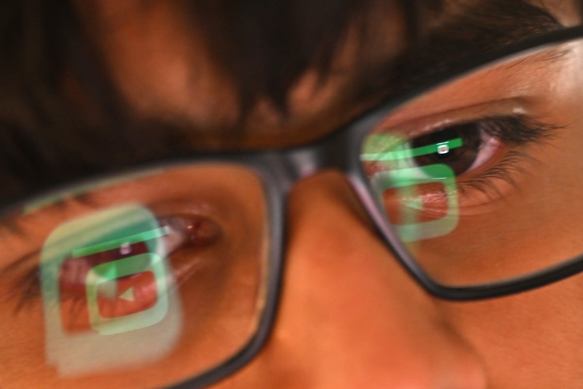 ¿Fin de una era? La ley australiana que veta a los jóvenes de las redes sociales divide opiniones globales.