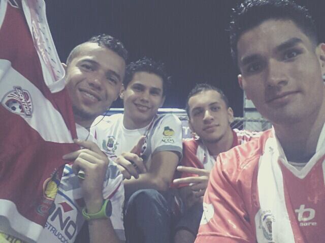 Roberto Mora, aficionado de Santos