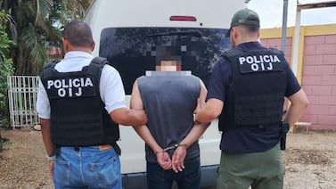 Hombre es sospechoso de robarse cientos de computadoras de centros educativos