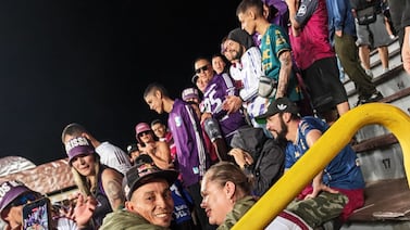 ¡Golazo al corazón! Saprissista pidió matrimonio en plena Ultra Morada y el video se vuelve viral