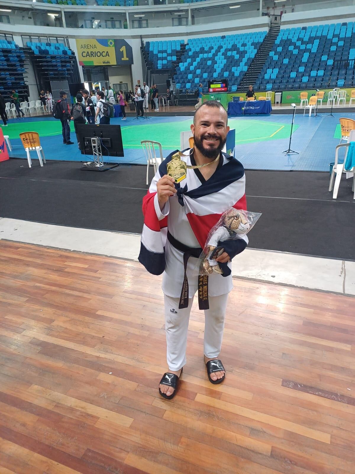 Andrés Molina conquistó la medalla de oro en el en Panamericano de Taekwondo en Brasil . Foto: Cortesía
