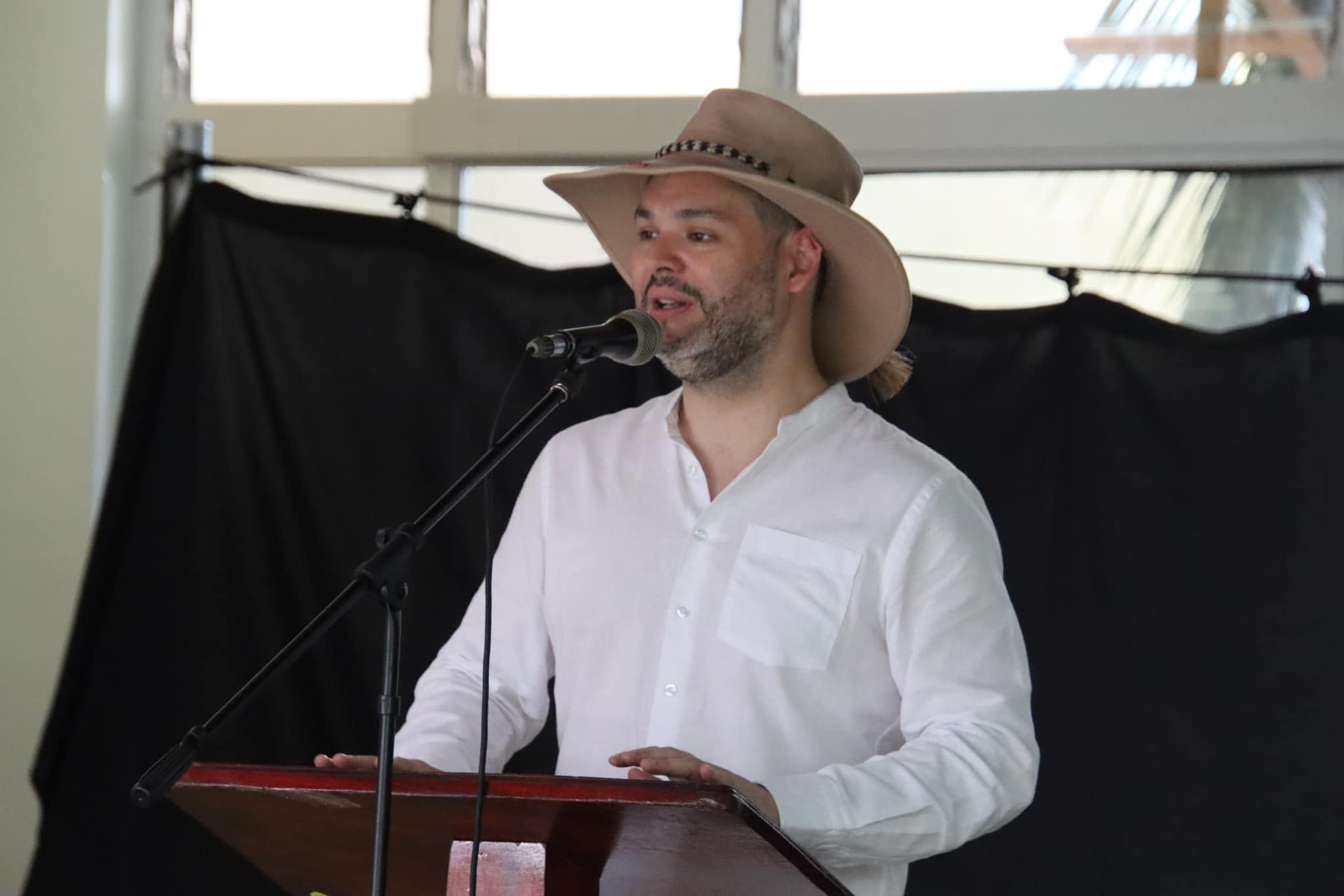 El ministro de Cultura Jorge Rodríguez también hizo su versión del grito guanacasteco. Facebook.