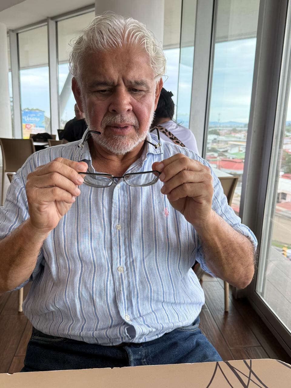 Don Orlando Pacheco Pizarro tiene 67 años de edad. En el pasado abril sufrió un infarto cerebral que lo pudo haber matado, pero él pudo identificar bien lo que le estaba pasando y ese conocimiento fue el que le salvó la vida.