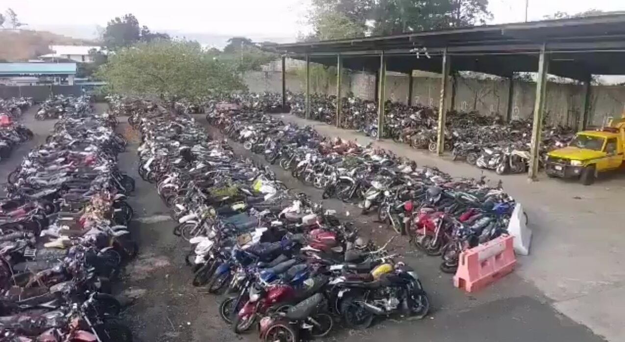 Patio de la Policía de Tránsito en Pavas. Captura de video.