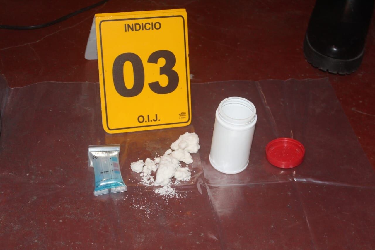 Operativo en Turrialba, decomiso de marihuana y crack. Prensa OIJ.