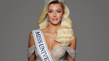 Miss Universo Victoria Kjaer se muestra sin una gota de maquillaje y nos deja impactados