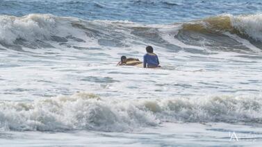 Tragedia alcanzó a muchacha de 16 años cuando disfrutaba en playa Dominical
