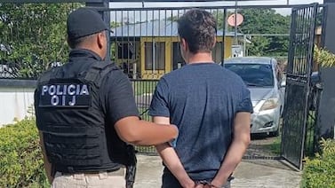 Doctor habría grabado partes intímas de menores durante realización de consultas