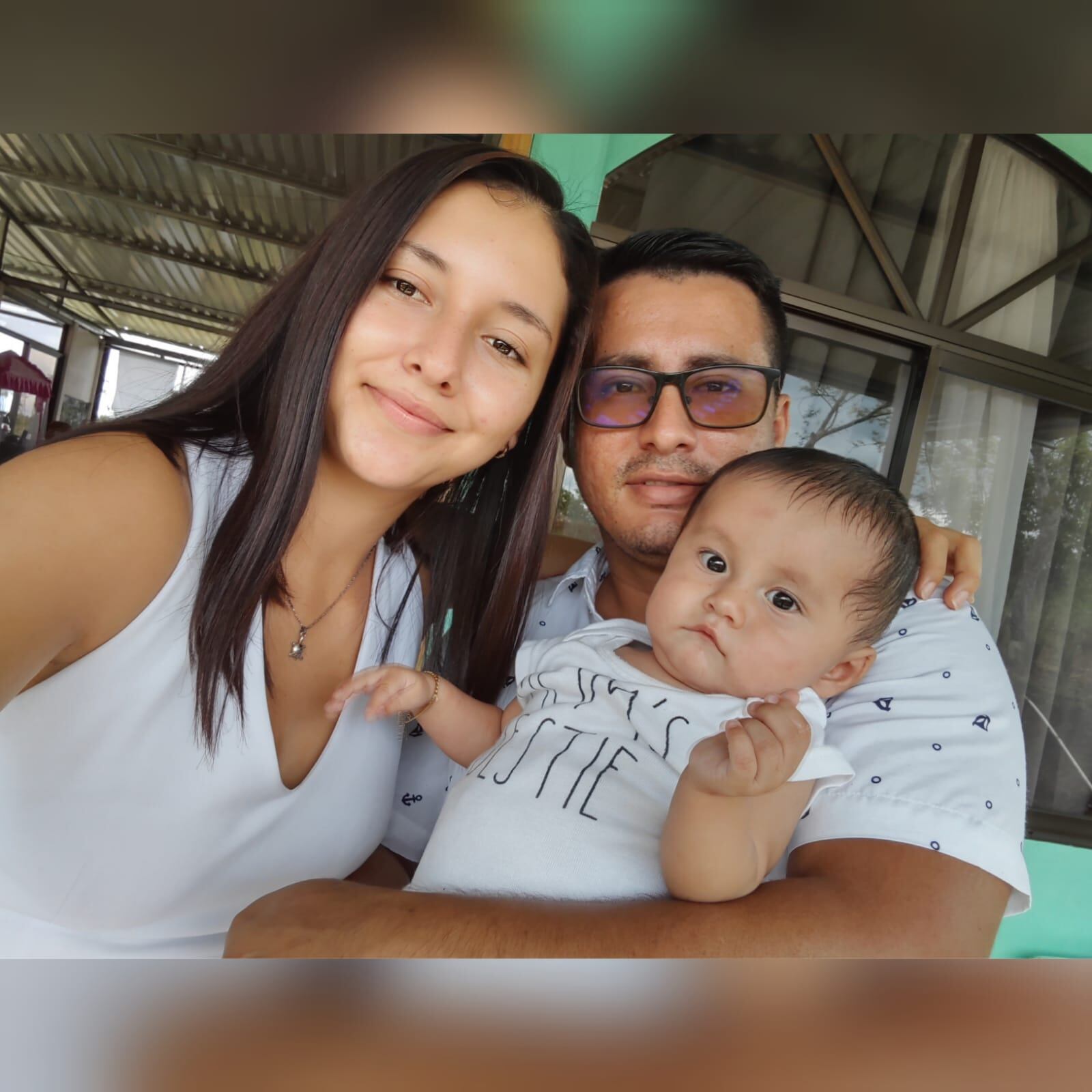 Melany junto a su esposo Jordy y la bebé de ambos, de nombre Sheyla. Foto cortesía Melany Zúñiga.