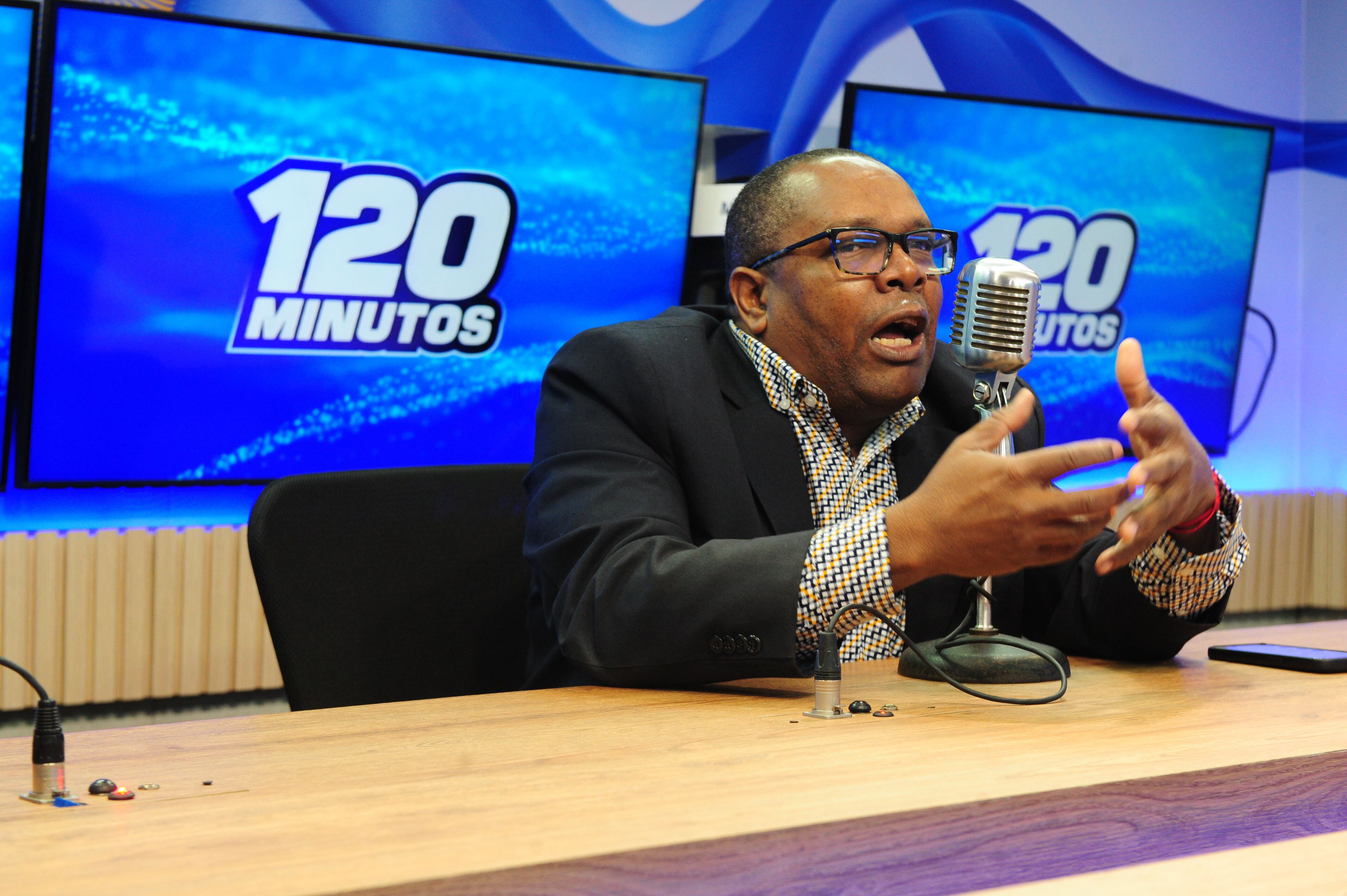 Programa deportivo 120 Minutos Repretel.