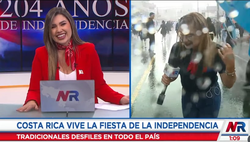 Melissa Durán no aguantaba la risa de ver a su compañera Génesis Castillo toda mojada.