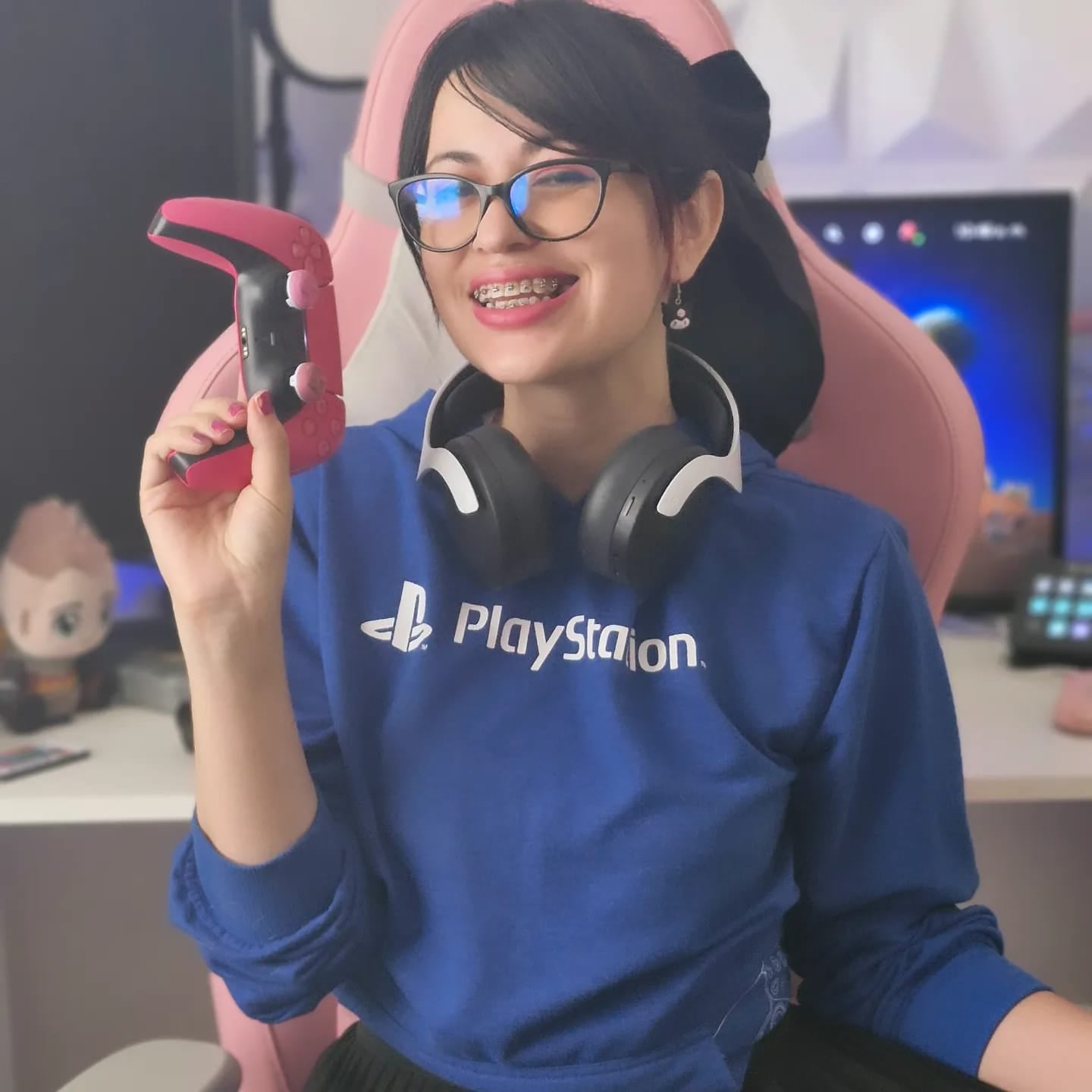 Kimberly Rojas, creadora de contenido y futura mamá, demuestra que el gaming ya no es solo cosa de hombres y comparte cómo empezar, crecer y hasta vivir de jugar. Es conocida en redes como Kimygames.