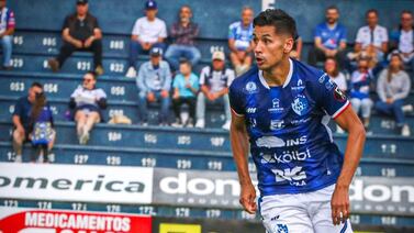 Randall Cordero y su historia de superación lo motivan a vencer la dura lesión que sufrió ante Saprissa