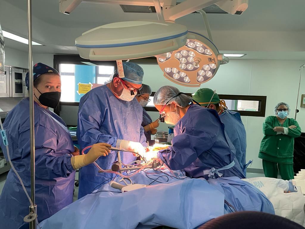 El primer trasplante de riñón con donante vivo realizado en el hospital Maximiliano Peralta Jiménez el pasado 13 de diciembre abre una nueva etapa en este tipo de intervención en Cartago