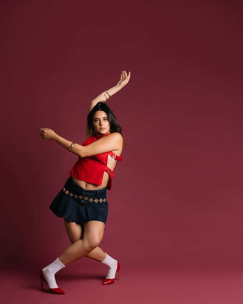 Costarricense pasa de bailar con Justin Bieber en el 2016 a ganar el Mundial de Danza con su equipo universitario este 2026. Jimena Casasola, de Curridabat, lideró histórico triunfo en el World of Dance y se gradúa con honores mientras lucha por su sueño en la élite mundial