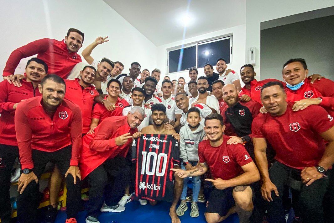 Johan Venegas llegó a cien goles