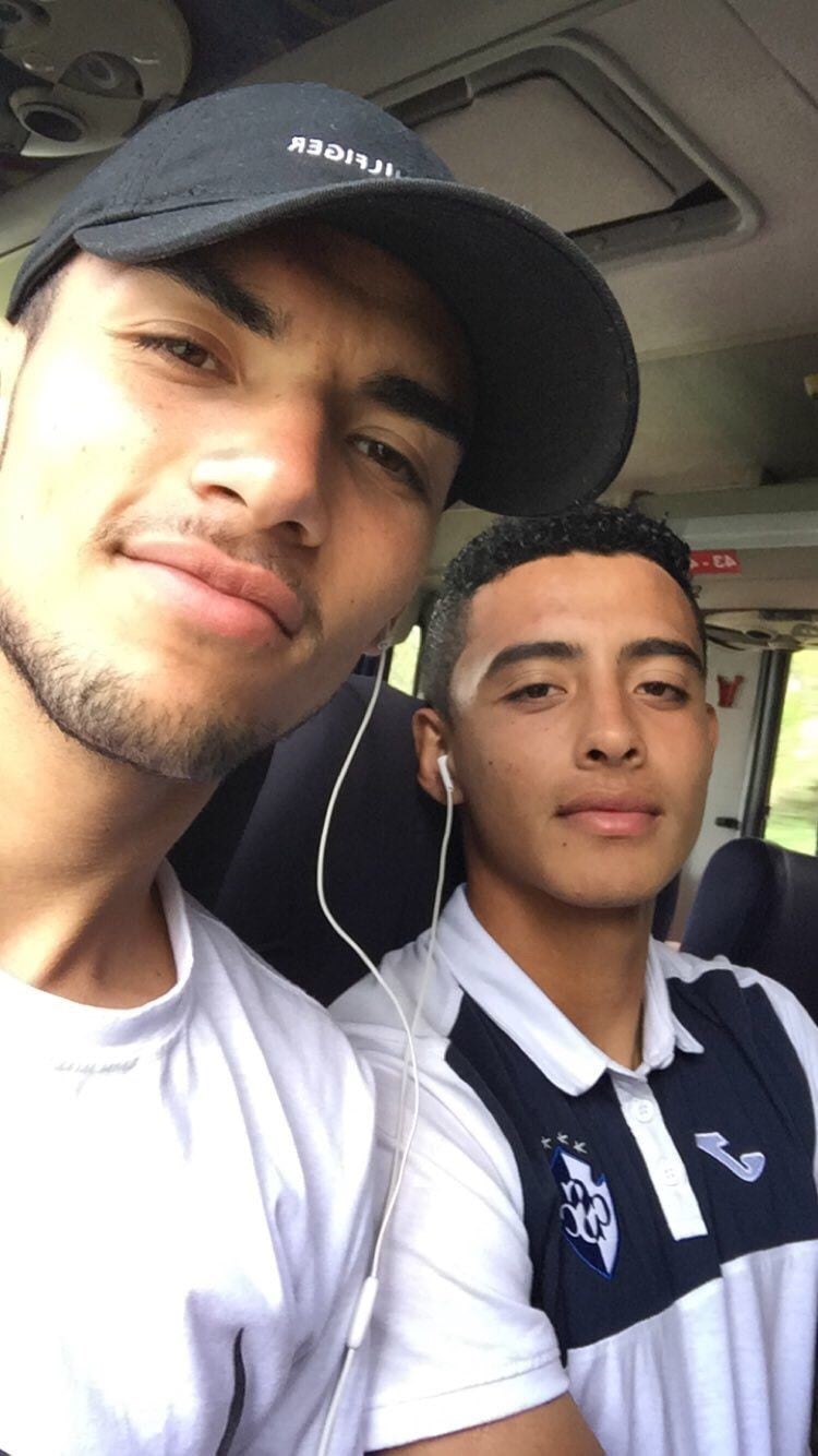 Jefferson Sandí, aficionado del Cartaginés que vio el juego del jueves entre un mar de manudos. Cortesía.