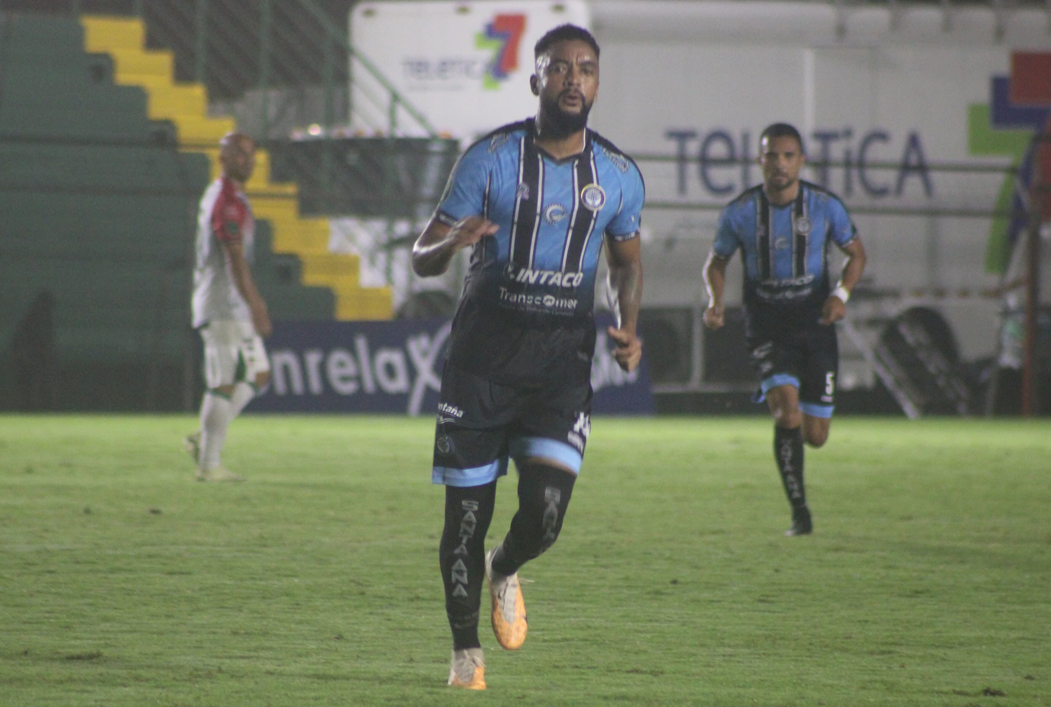 Santa Ana superó a Guanacasteca el 25 de noviembre en el estadio Piedades de Santa Ana.