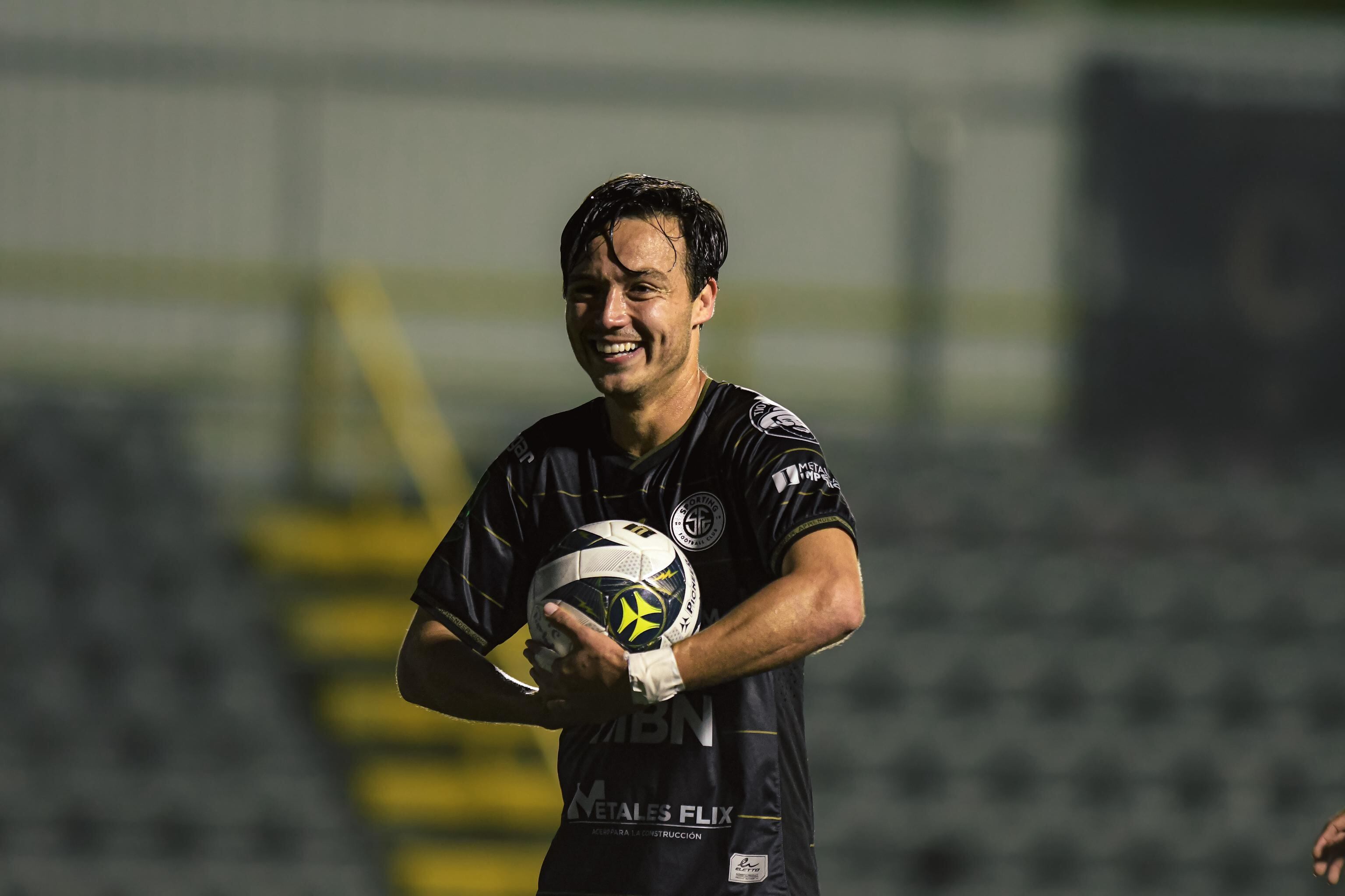 Erick Torres marcó una de las dianas de Sporting contra Guadalupe.