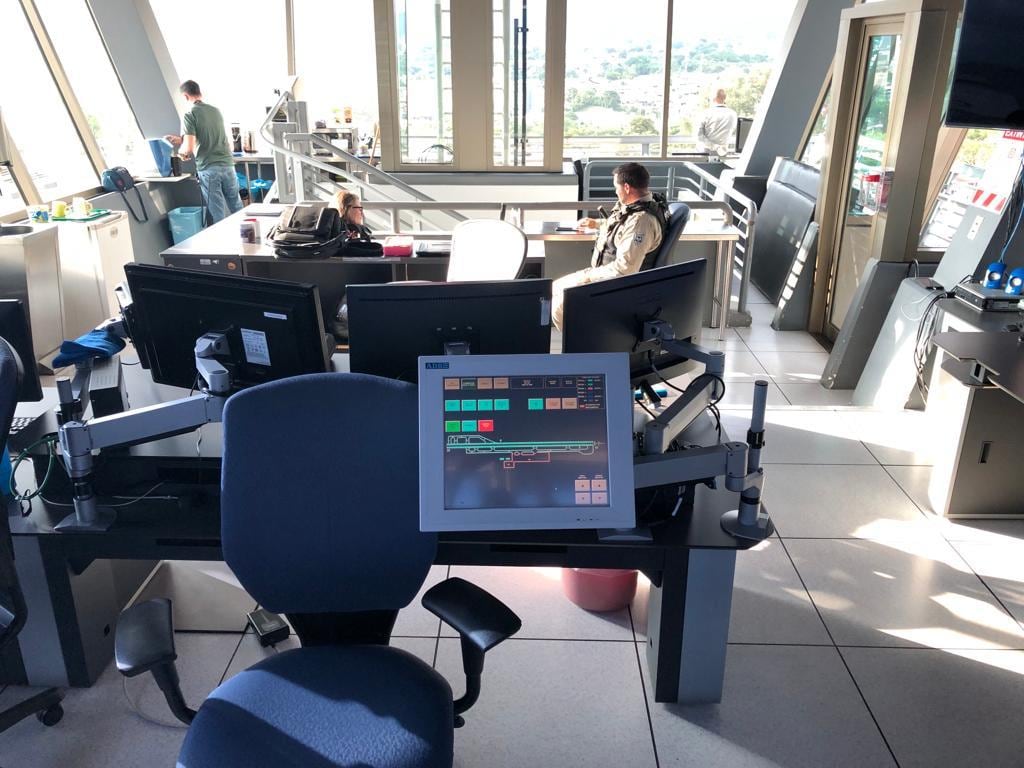 Denuncian la presencia de policías de Vigilancia Aérea en la torre de control del aeropuerto Juan Santamaría, tras anuncio de posible huelga.