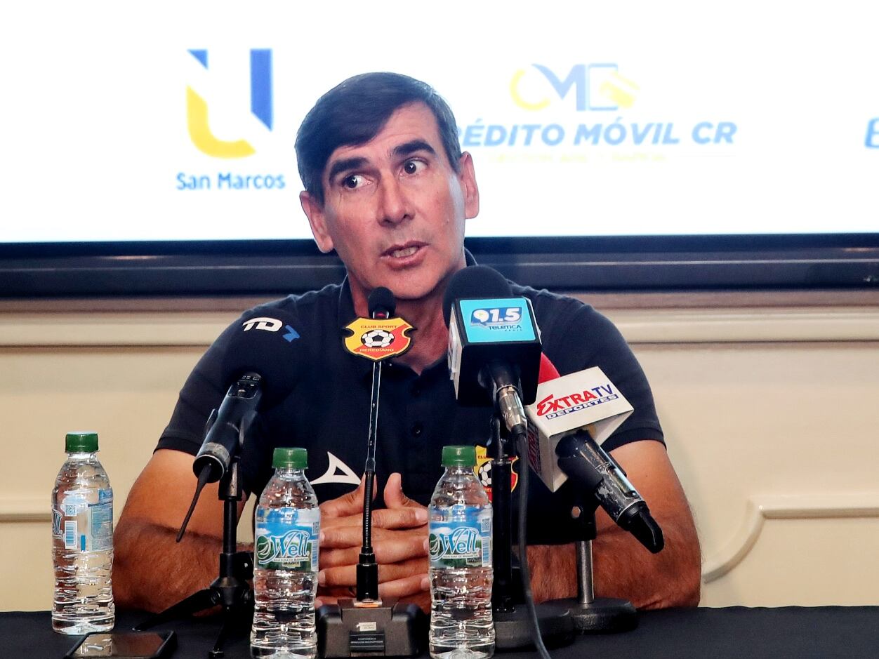 13/12/2023/ conferencia de prensa con el asistente técnico del Club Sport Herediano Breansse Camacho previo a la final ante Deportivo Saprissa foto John Durán