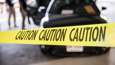 Encuentran muerta a puñaladas a hija de candidato a gobernador y él abandona su campaña