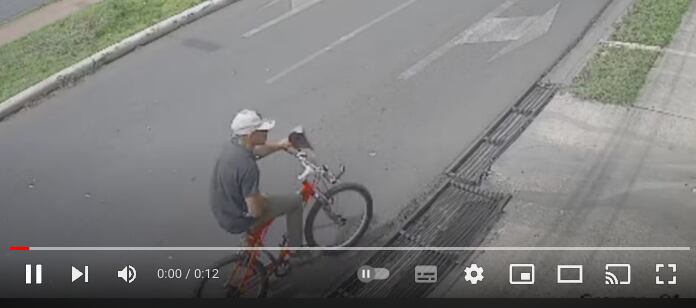 El OIJ busca a este hombre por exhibicionismo si lo conoce llame al 800-8000645