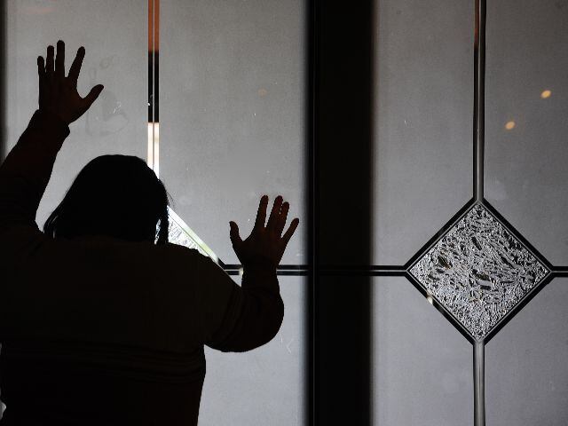 Cinco trabajadores del canal estadounidense Discovery Channel se vinieron a Costa Rica para hace un primer programa sobre una serie de terror, se fueron a grabar a un edificio abandonado del país y qué va, terminaron con la peluca parada