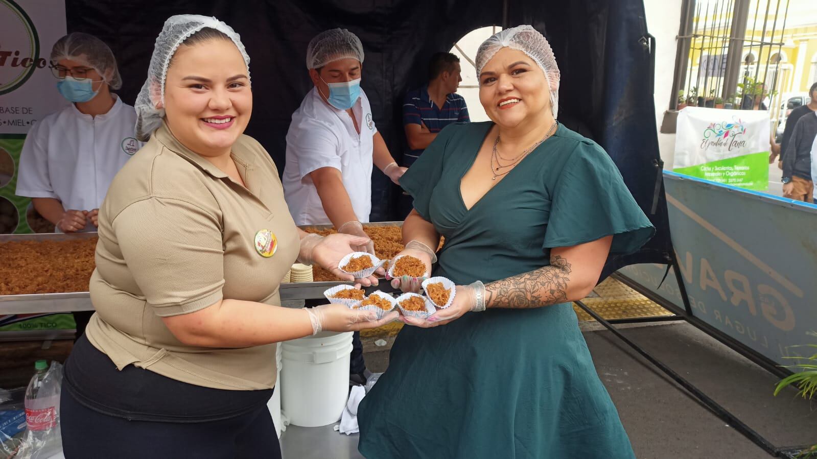 Dulce locura: así se vivió la degustación de la cajeta más grande en Desamparados