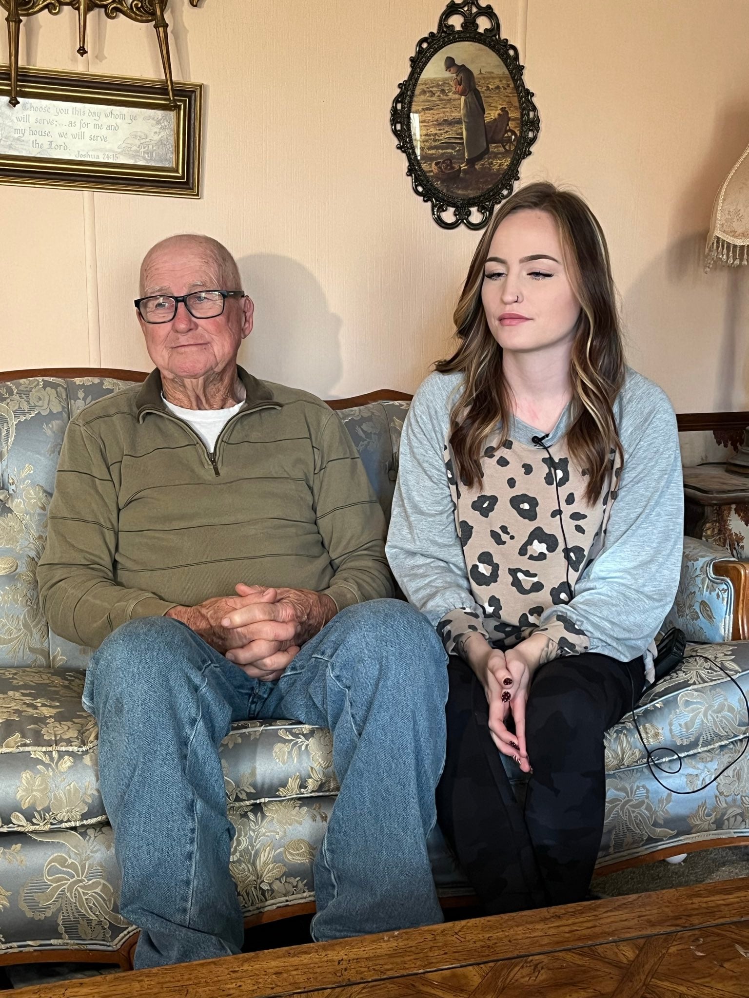 Tom Mims se levanta a las 3 de la mañana para trabajar en un supermercado de Alabama.