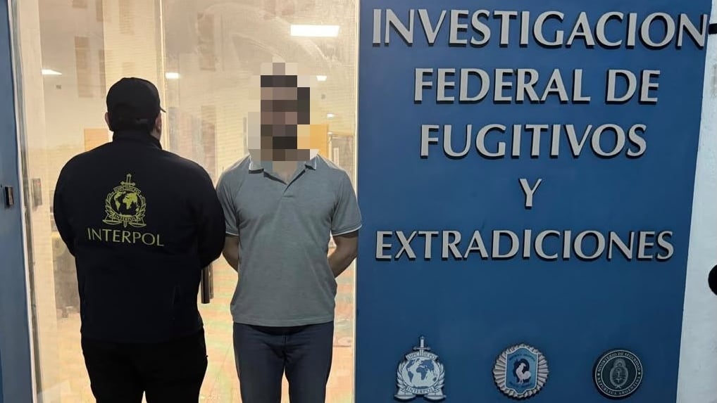 El hombre de apellido Fernández, de 38 años, fue detenido en La Plata, Argentina, como sospechoso de apropiarse de más de ¢18 millones de una sociedad que compartía con su pareja sentimental.