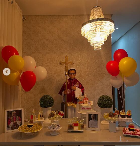 Niño eligió como tema para su fiesta de cumpleaños al papa León XIV