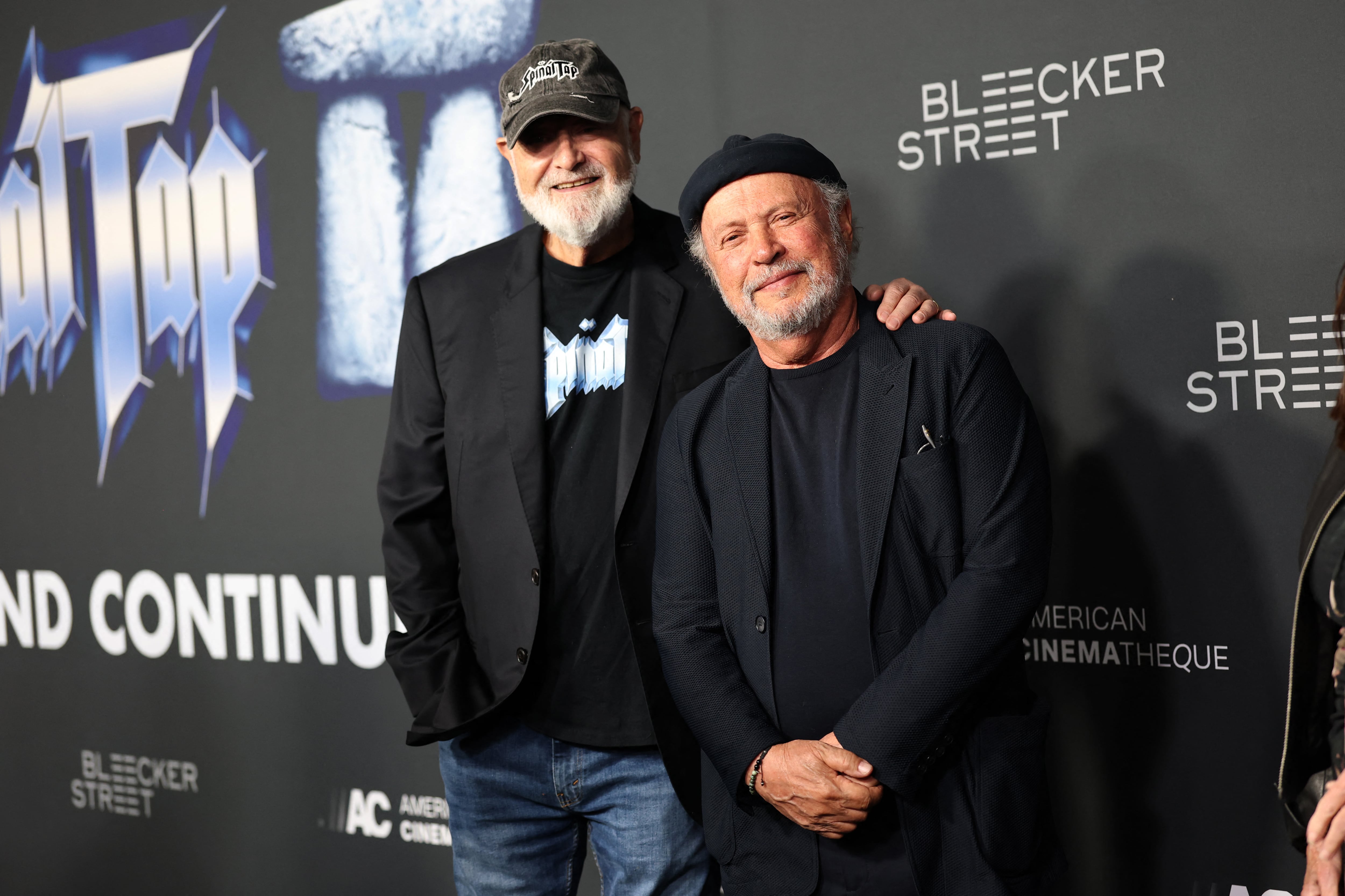 El director de cine Rob Reiner (izq.) y el actor Billy Crystal en el estreno de "Spinal Tap II: The End Continues" en el Egyptian Theatre Hollywood el 9 de setiembre pasado en Los Ángeles, California. Fotografía:
