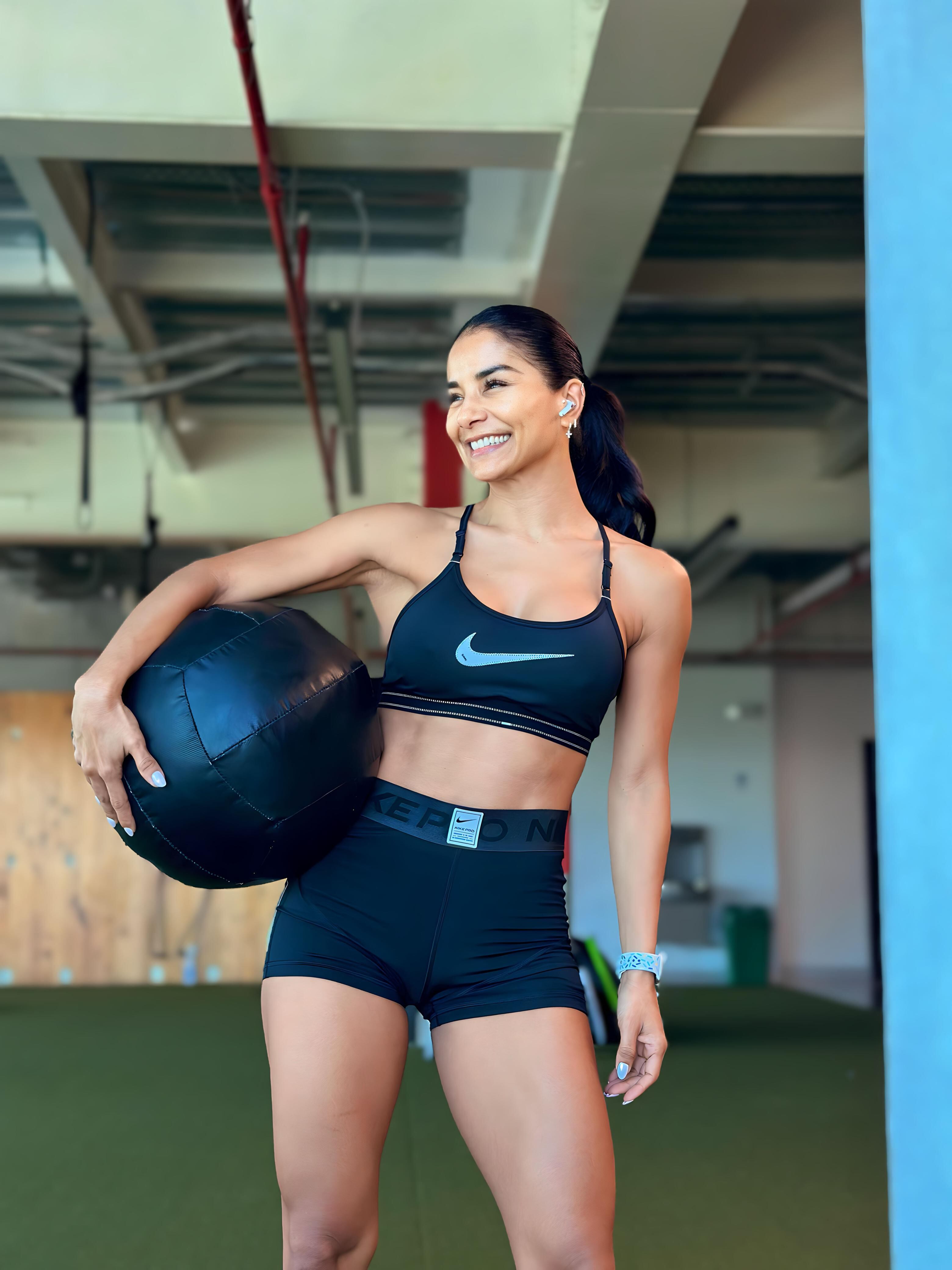 Karol Uzaga, exreina de belleza y esposa de exfutbolista del Deportivo Saprissa, José Francisco "Cocha" Alfaro