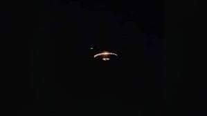 Entre las 7:30 y las 8:00 de la noche del pasado domingo 10 de enero, una familia de Malinche, un pueblo de Chomes de Puntarenas, tuvo un encuentro cercano del segundo tipo al observar perfectamente un Objeto Volador No identificado (Ovni) a menos de 10 metros de altura.