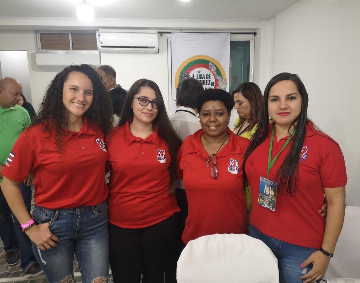 María Elena Rodríguez es ajedrecista nacional y no puede jugar una partida sin tener el rosario que le regaló su mamá