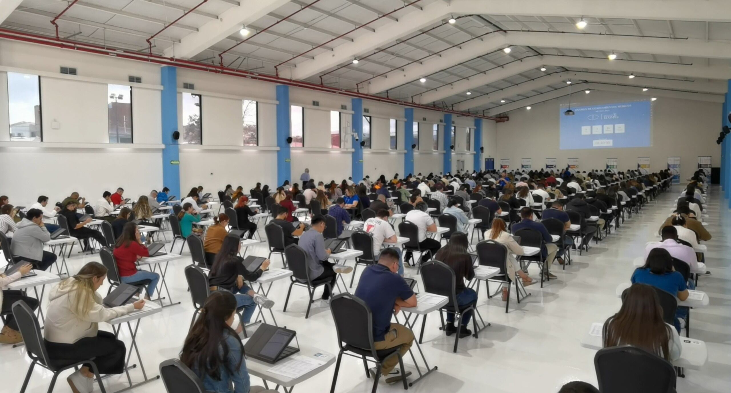 De acuerdo a los datos oficiales del Colegio de Médicos, 6 de cada 10 doctores que hicieron el examen lo ganaron. Esta prueba se llama Examen de Conocimientos Médicos de Costa Rica (ECOM-CR); el examen lo hicieron el pasado enero del 2024.