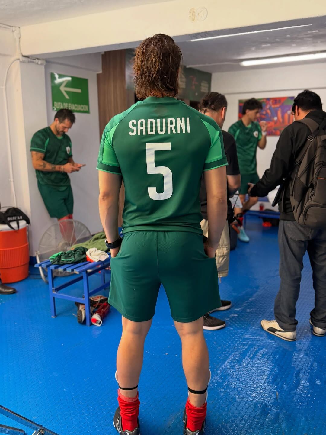 El actor tico Gary Centeno es parte de la serie "Falso 9" que estrenará TUDN durante el Mundial 2026