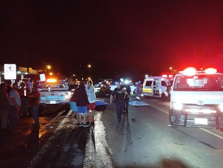 Choque entre carro y moto cobra la vida de dos hombres en Naranjo de Alajuela