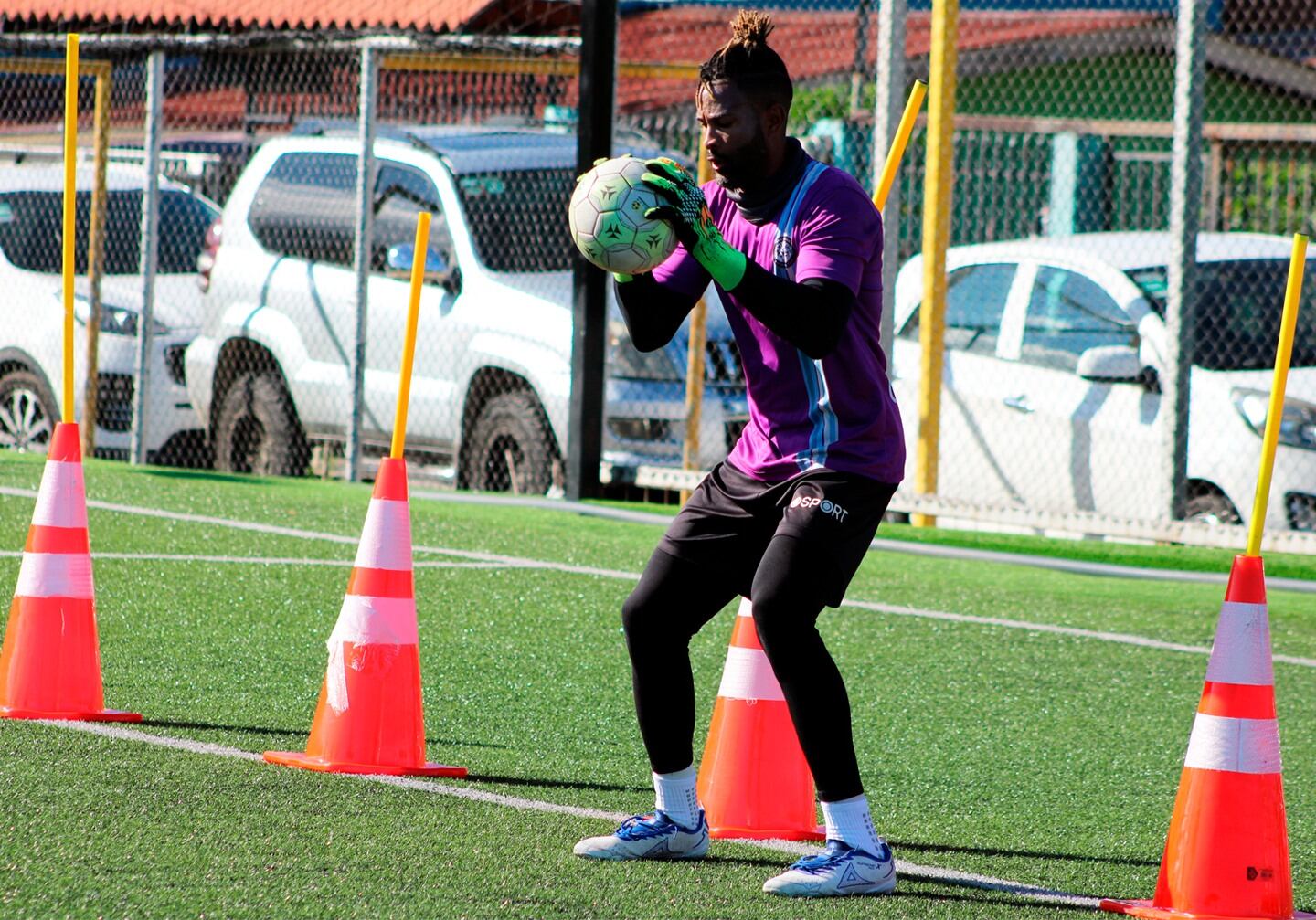 Alfonso Quesada, nuevo portero de Santa Ana habló de la competencia con Patrick Pemberton. Facebook Santa Ana.