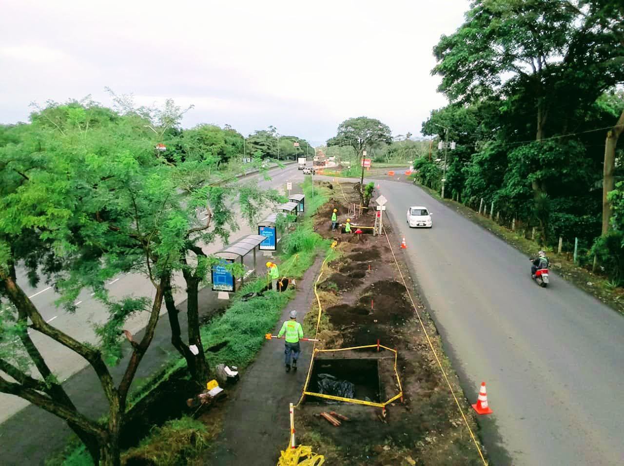 Cuatro tumbas precolombinas fueron el descubrimiento que arquéologos realizaron en las obras de la ruta San José-San Ramón, específicamente en el conector Barreal-Castella, muy cerca del Conservatorio Castella en Heredia.