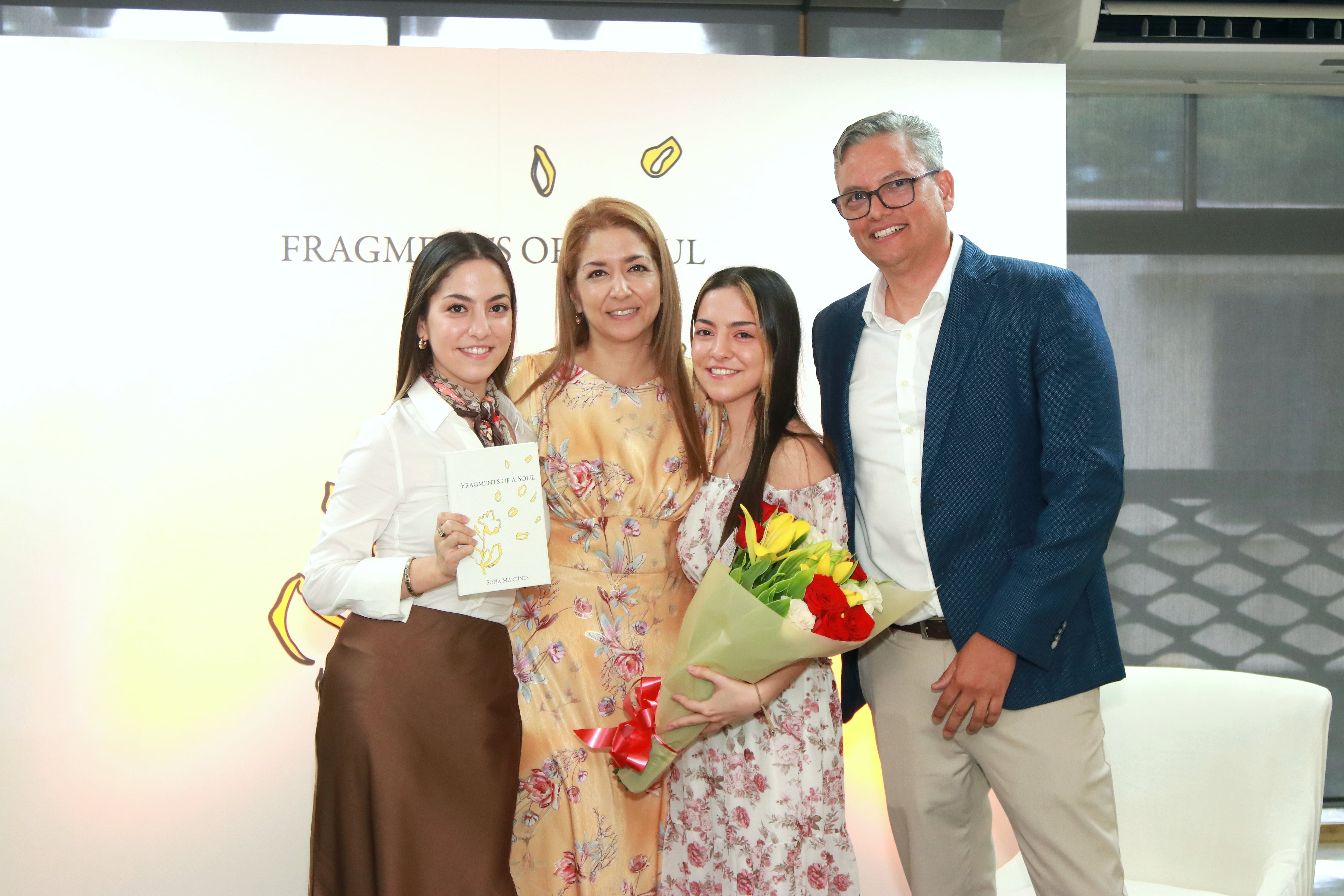 El libro “Fragmentos del alma” nació como un desahogo personal y terminó convertido en el primer libro de Sofía Isabel Martínez Munive.
