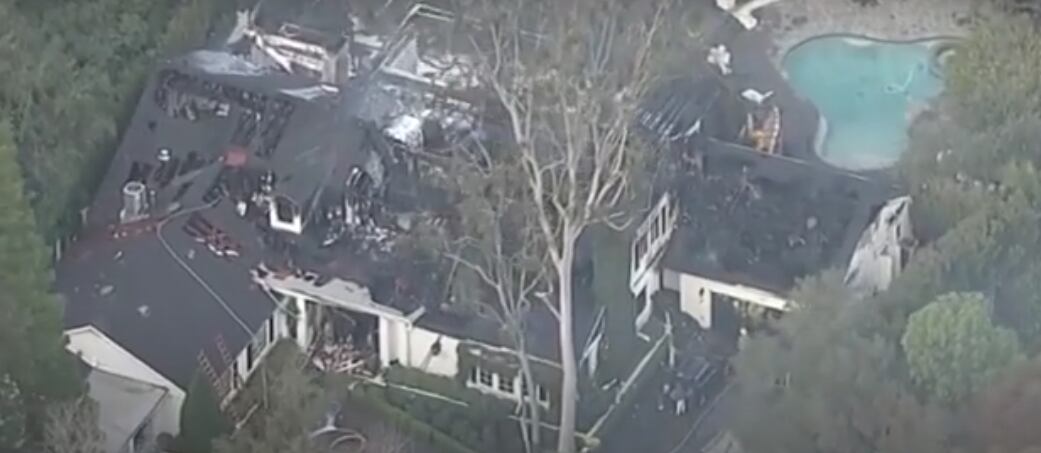 Cara Delevigne se quema casa