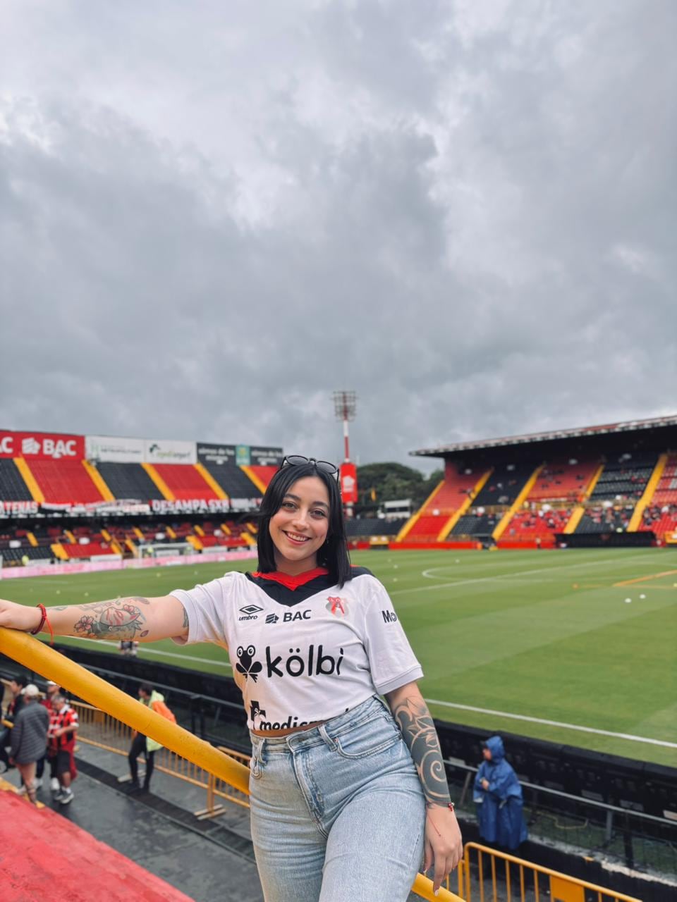 Irina Bermúdez hace contenido sobre Alajuelense en sus redes sociales.
