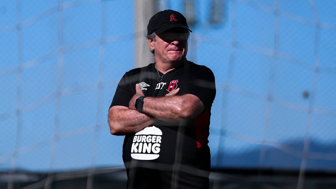 Óscar Ramírez disfrutó sus días de vacaciones refugiándose en su casa, lejos de los focos mediáticos.