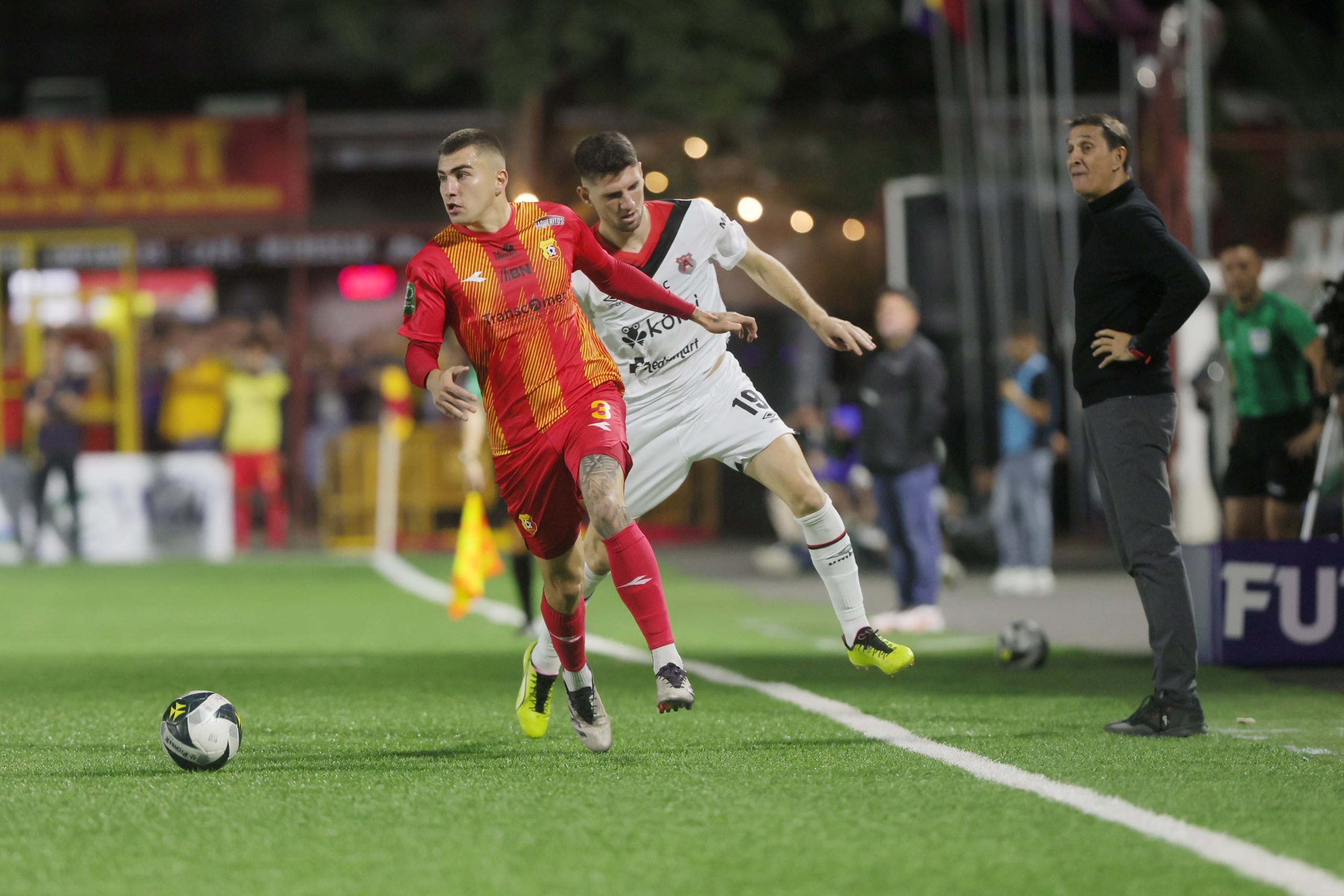 22/12/2024 / Juego entre Herediano vs Liga Deportiva Alajuelense por el partido de ida de la gran final del torneo Apertura de la Liga Promerica / foto John Durán