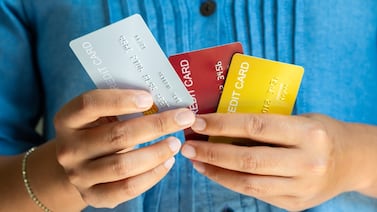 Chofer usaba la tarjeta de crédito para echar gasolina y cuando se dio cuenta debía ¢400 mil